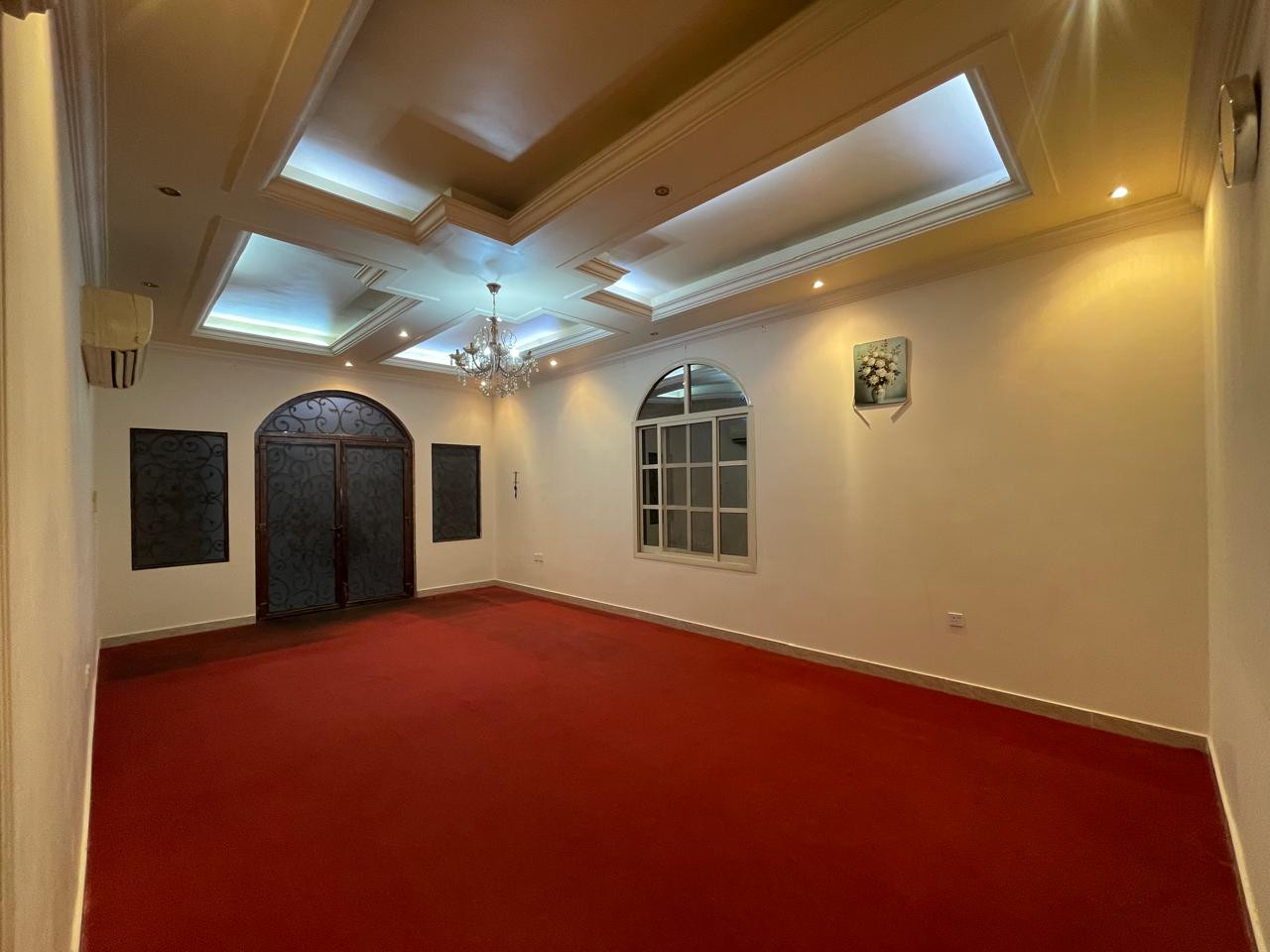 Villa in a prime location for female employees