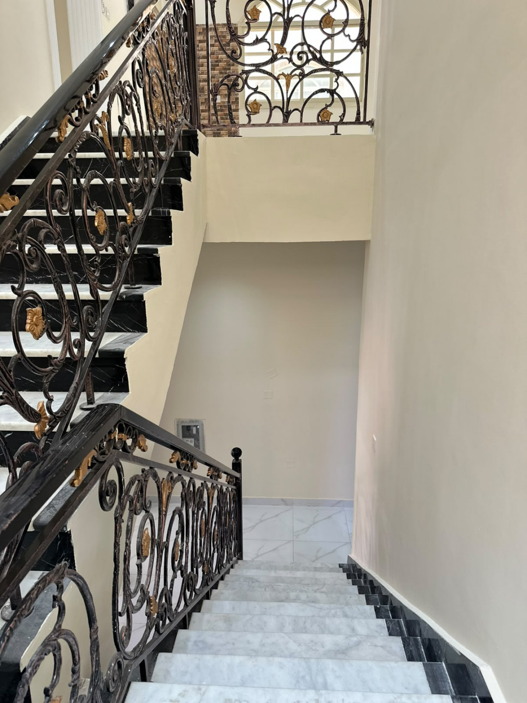 A wonderful villa in Al Muwaihat 3