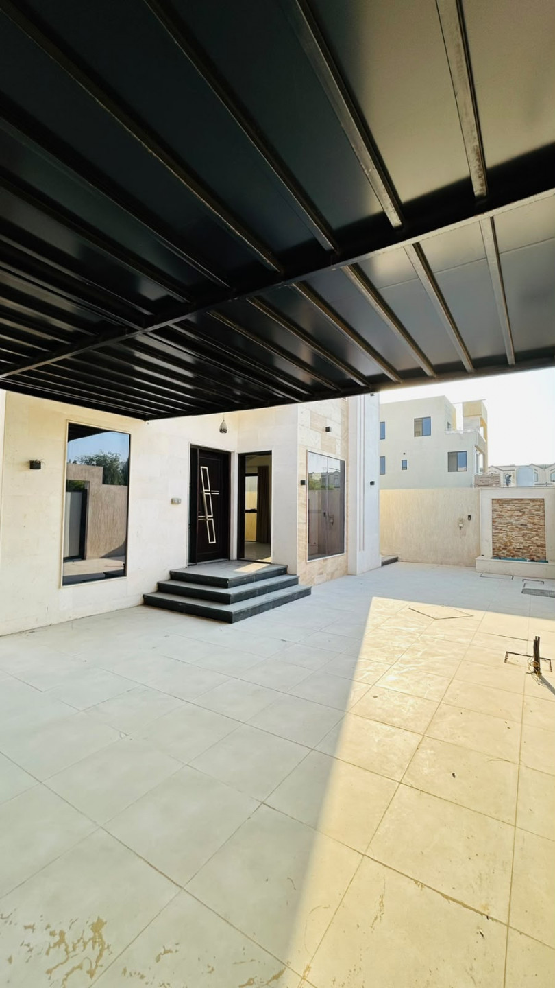 Luxury two-story villa in Al Zahia