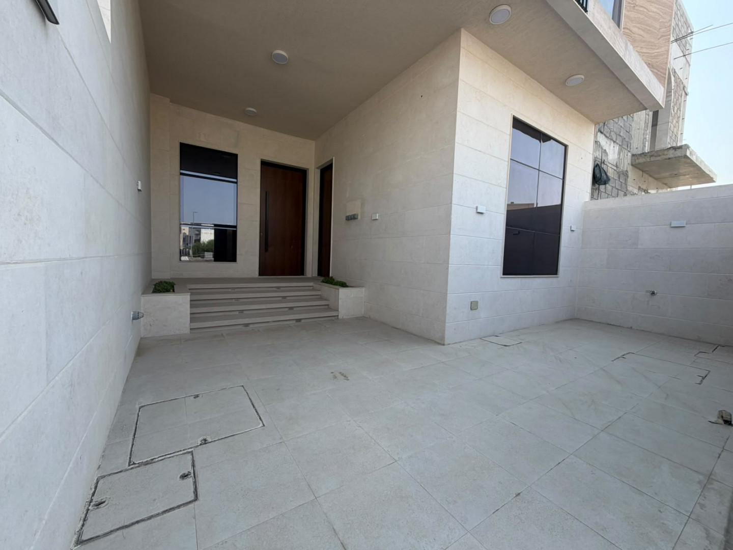 Townhouse villa in Al-Haliu area