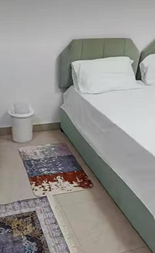 Room on 18th November Street