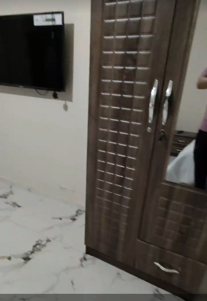 Girls' room