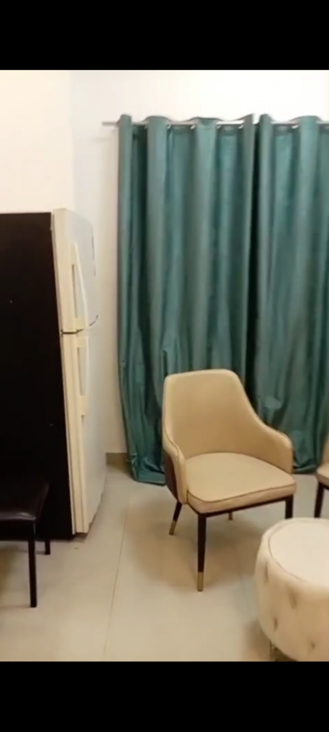 Room with window, Al Rashidiya 1
