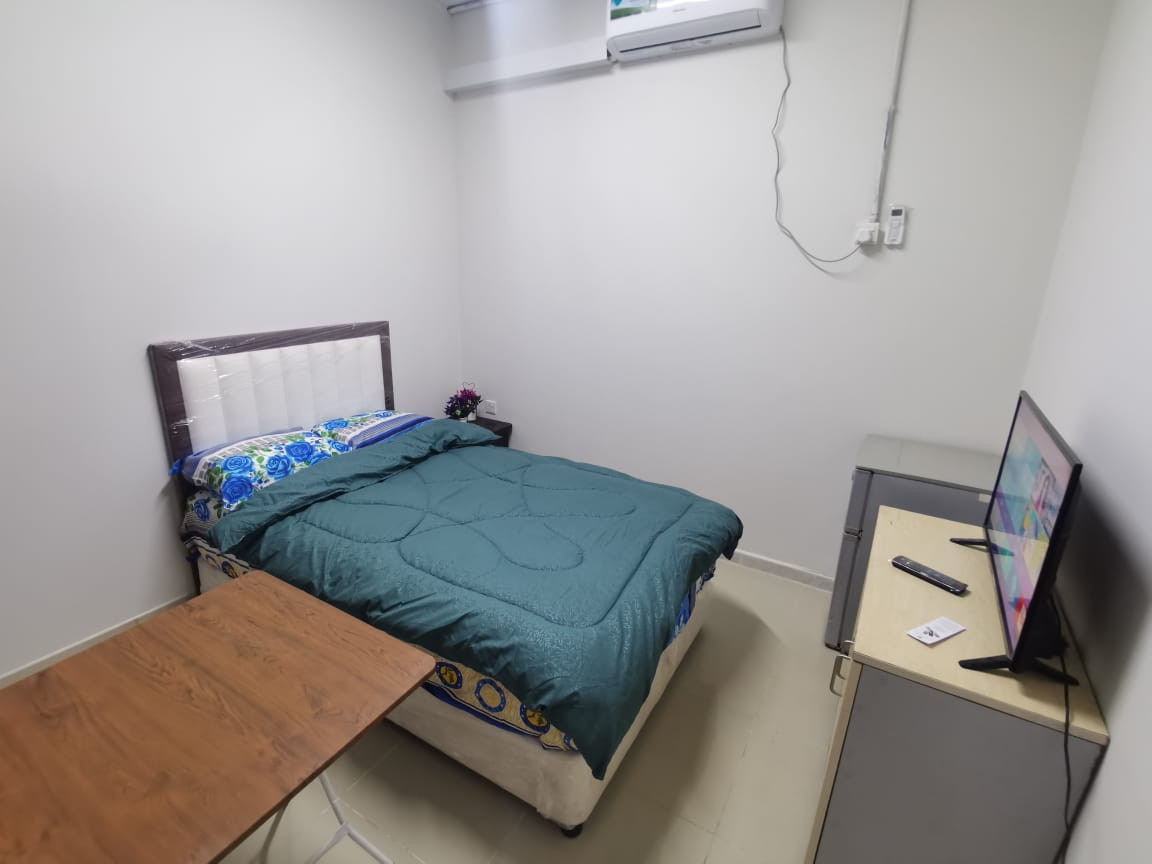 Furnished single room, all services included