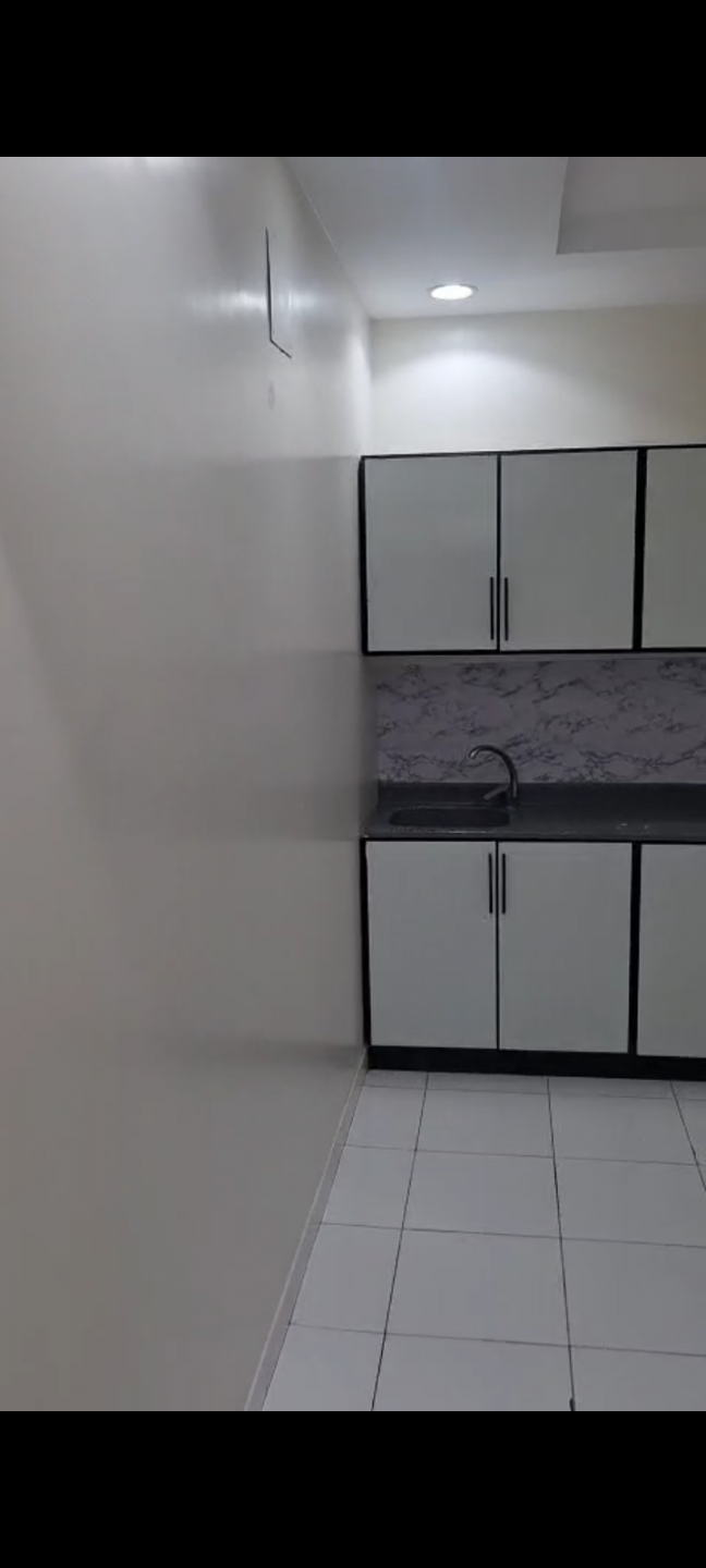 Large room and separate kitchen in Al Yasmin
