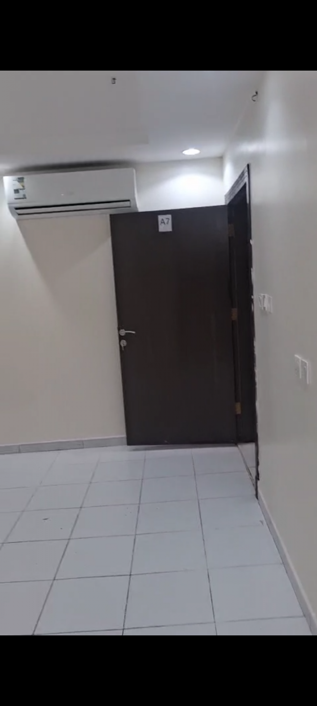 Large room and separate kitchen in Al Yasmin