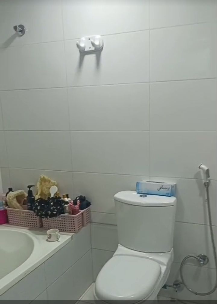 Private room for girls only
