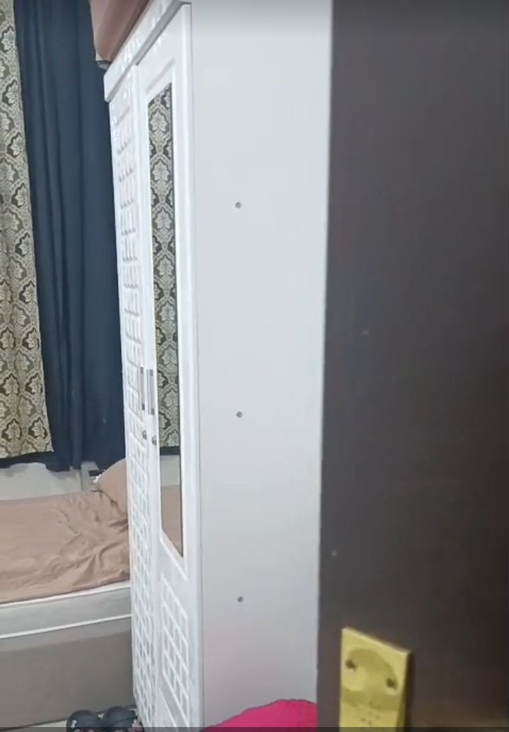 Private room for girls only
