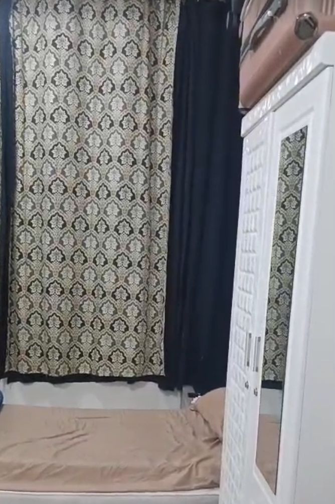 Private room for girls only