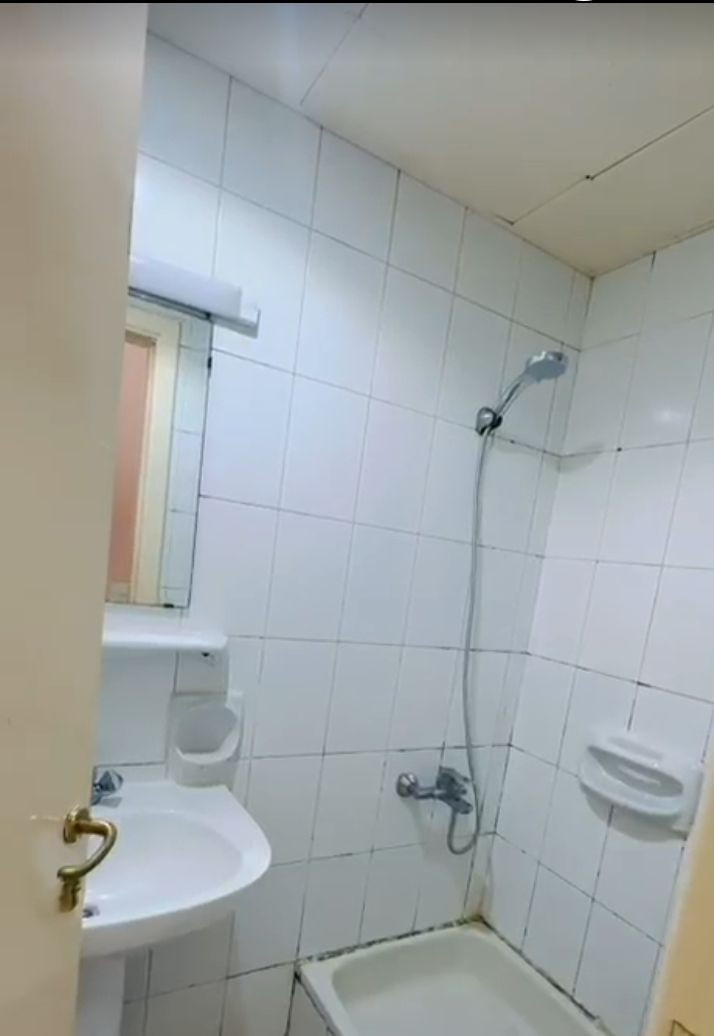 Private room for girls only