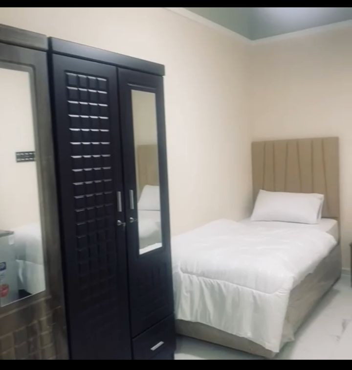 Private room for girls only