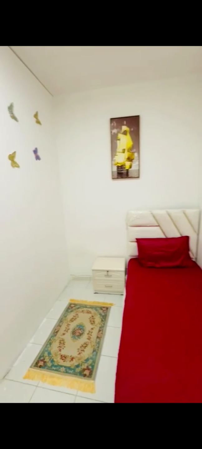 Girls' room in Al Majaz 3