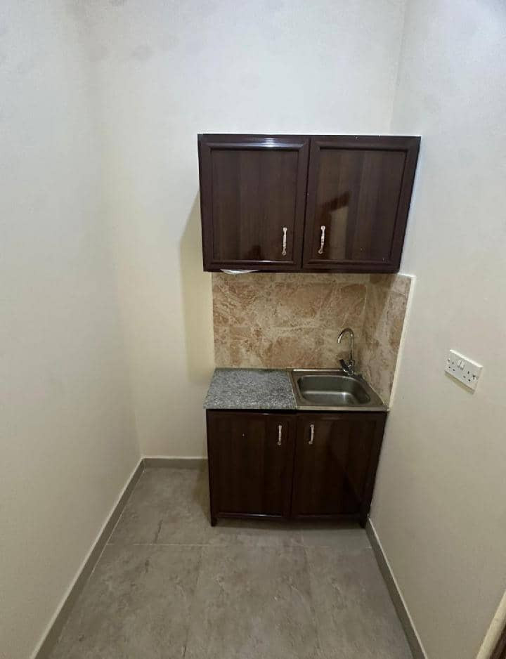 ghrf-maa-mtbkh-fy-alkhrytyat-fyla-3461790843364.jpg