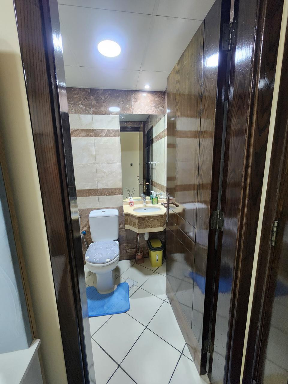 Family master bedroom with en suite bathroom