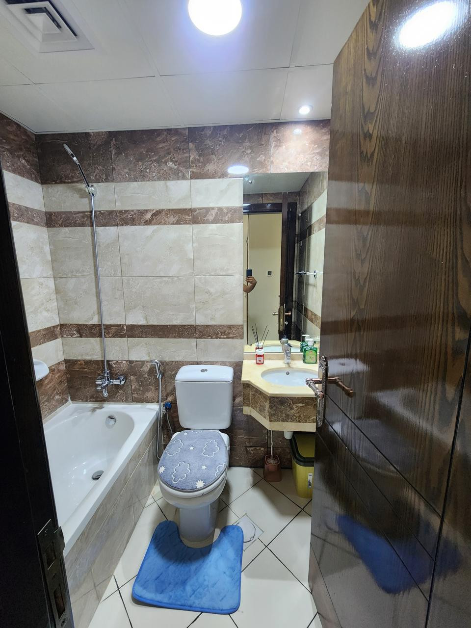 Family master bedroom with en suite bathroom