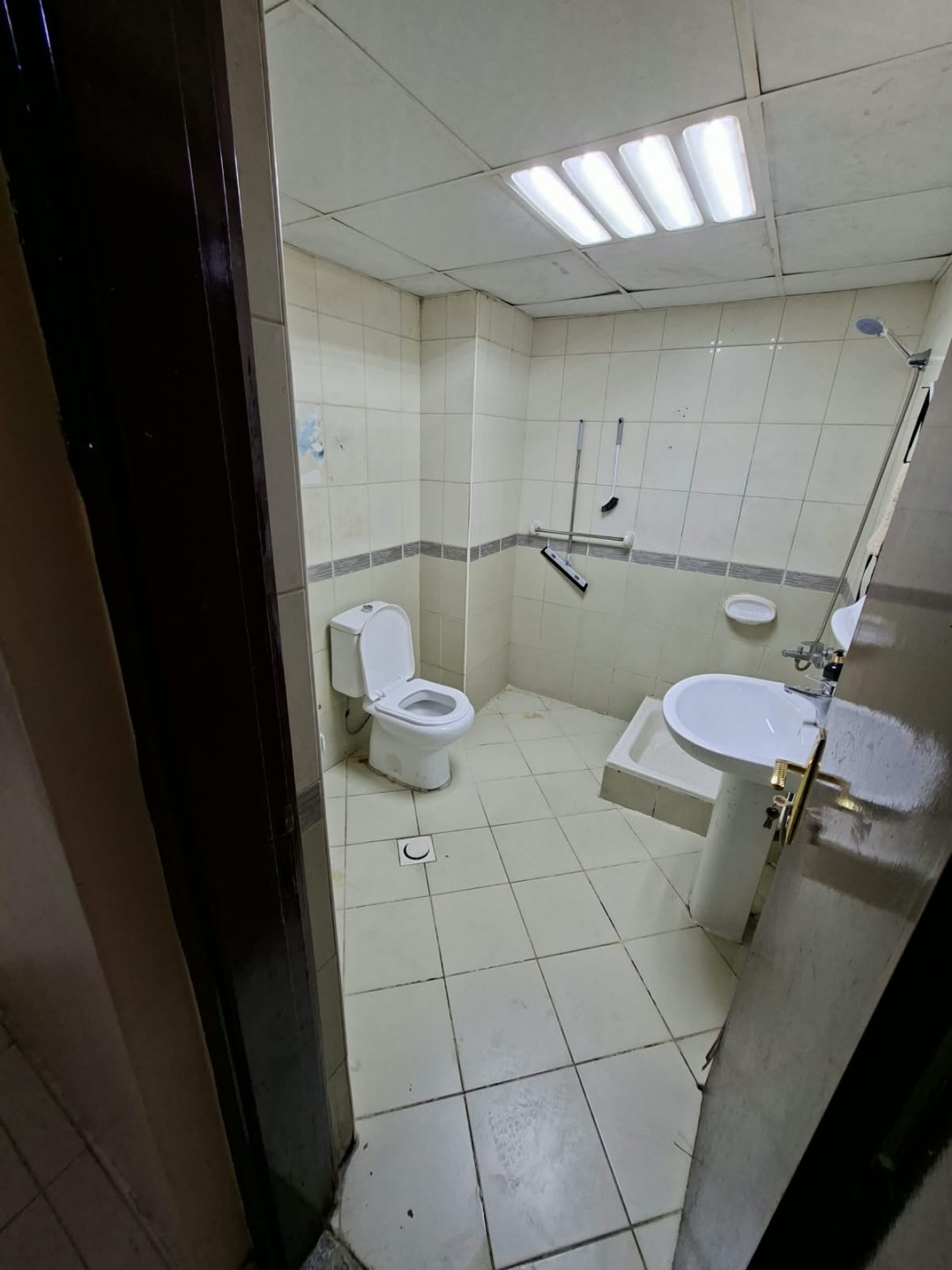 🔥 Extra Large Master Bedroom for Rent – 🔥