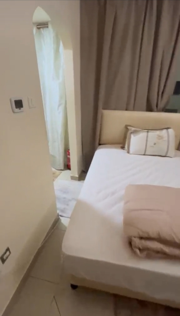 Master bedroom for young men, women, or families