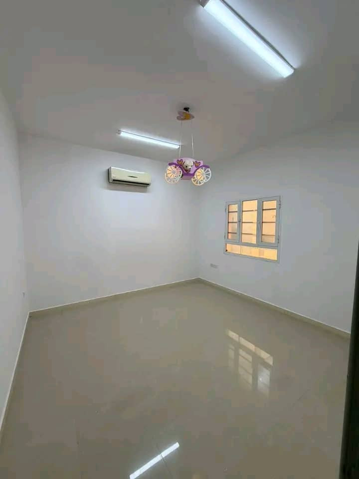 Unfurnished room in Al Mawaleh South