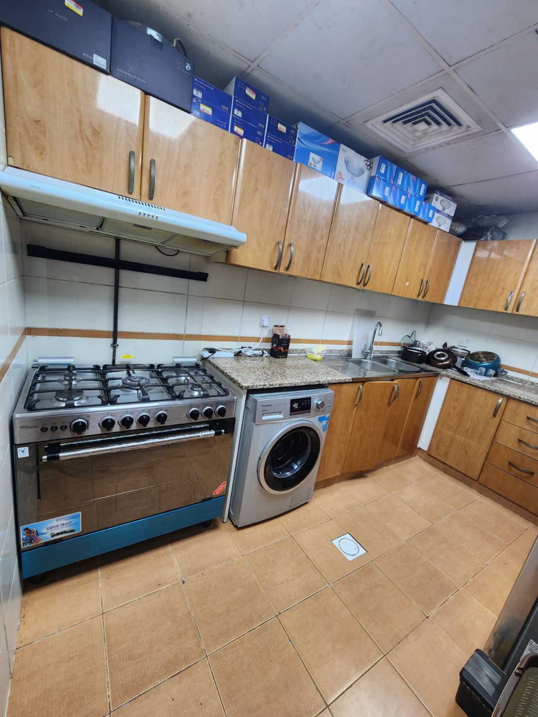 A spacious room in a small youth hostel