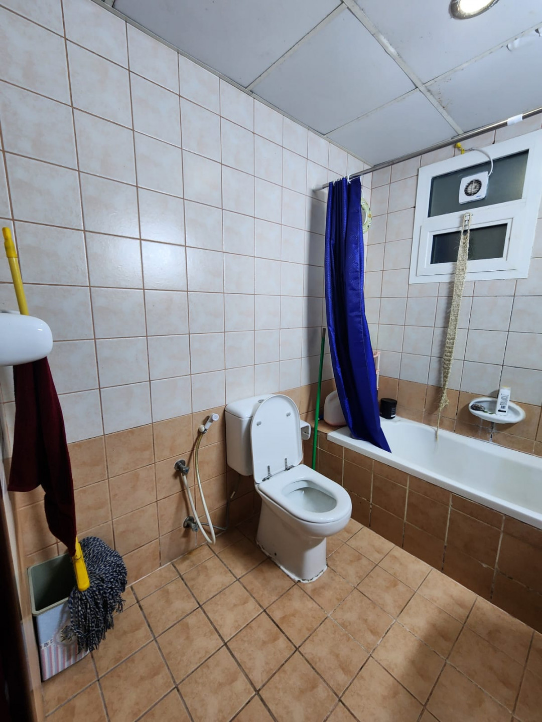 A spacious room in a small youth hostel