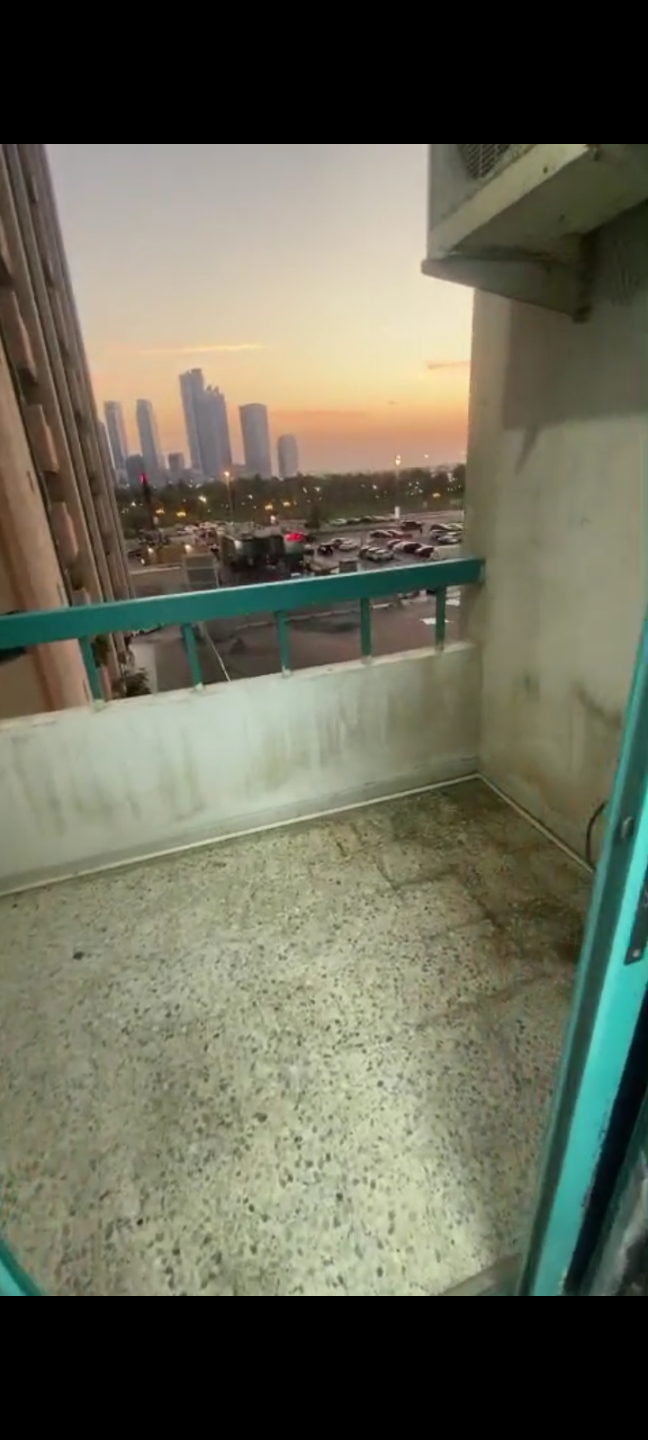 Shared room with balcony for young people