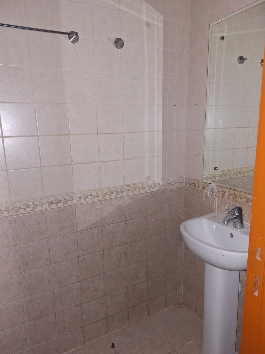 Room and hall in Al-Qulay'ah