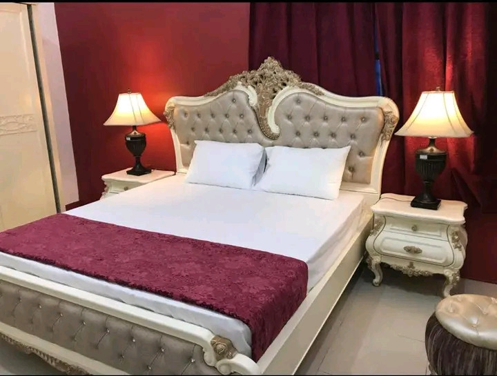 One room and a lounge, Wathnan Mall