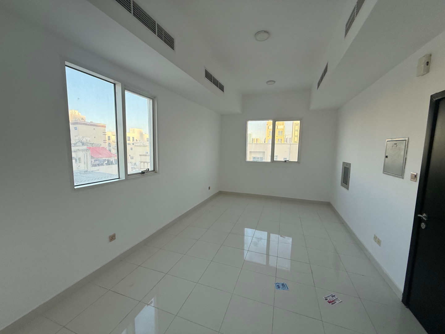 ghrf-o-sal-thany-sakn-kryb-mn-alkornysh01789643540.jpg