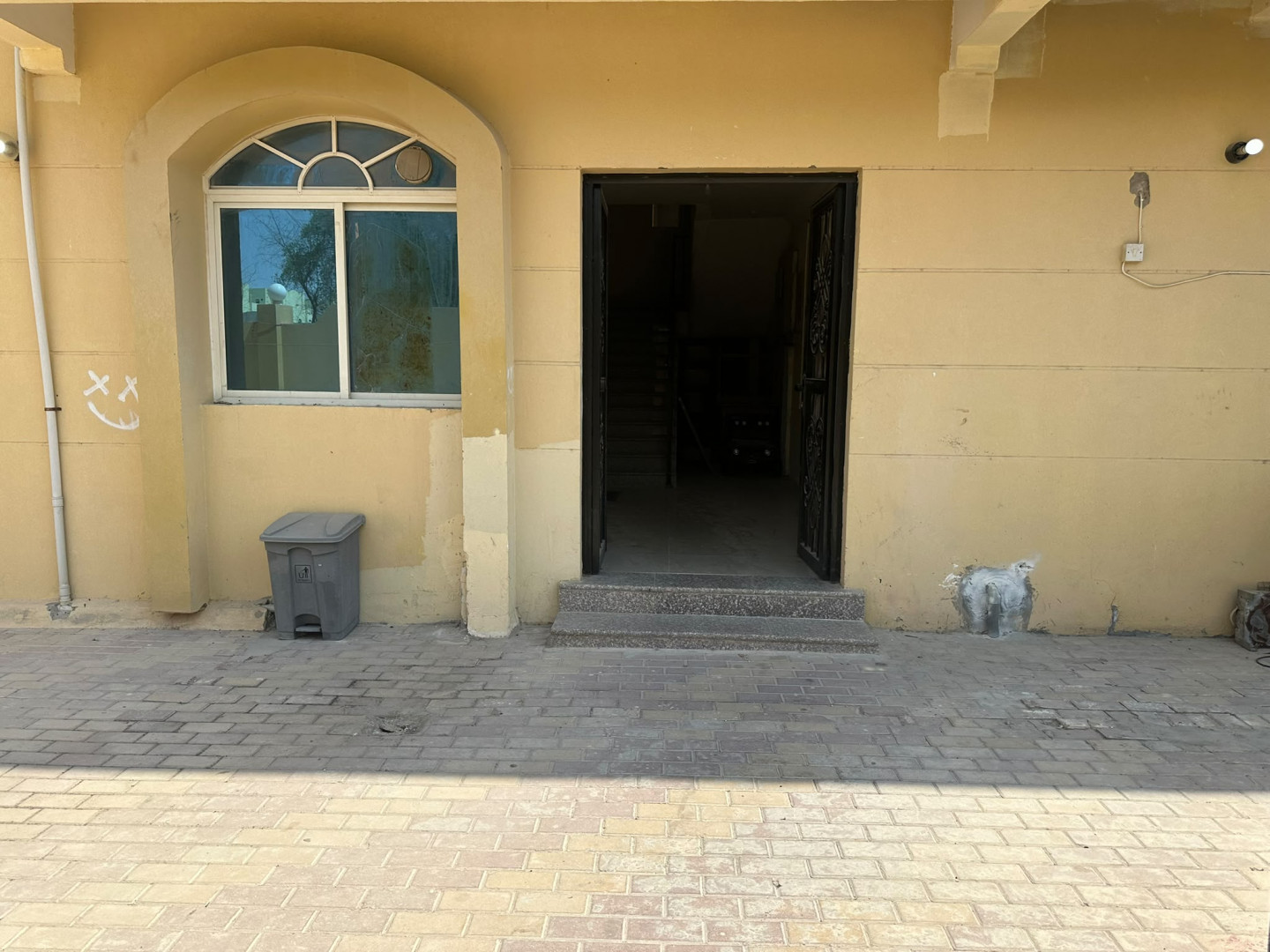 One bedroom and living room, first floor (upper floor)