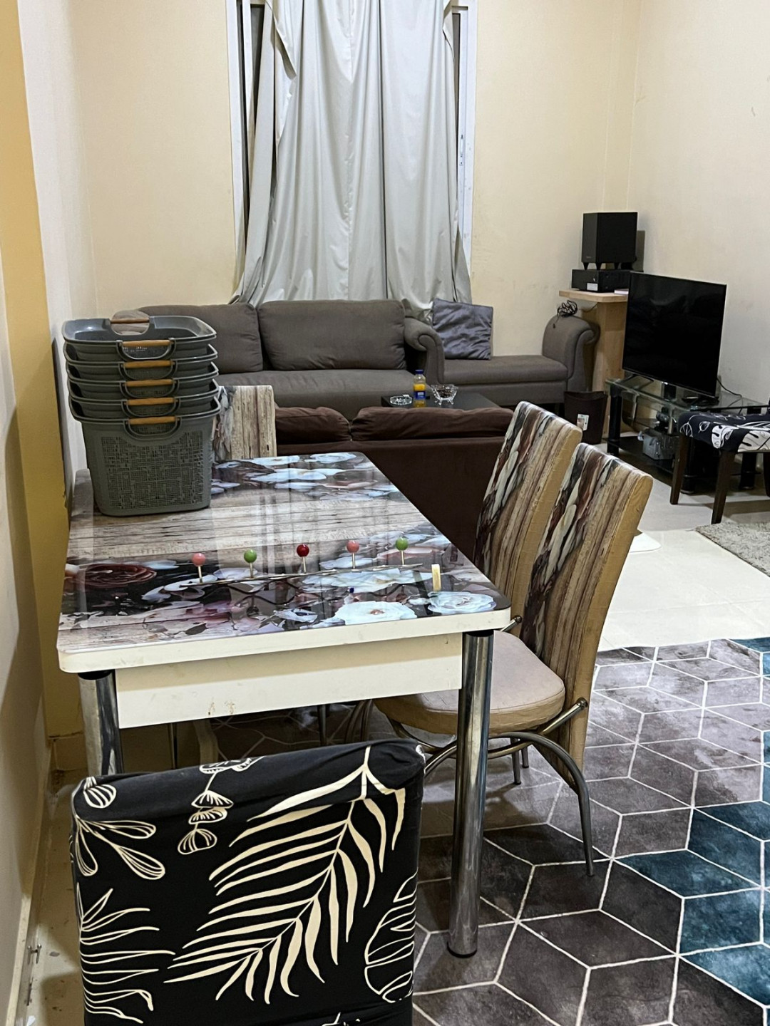 One bedroom and living room in Rawda 2