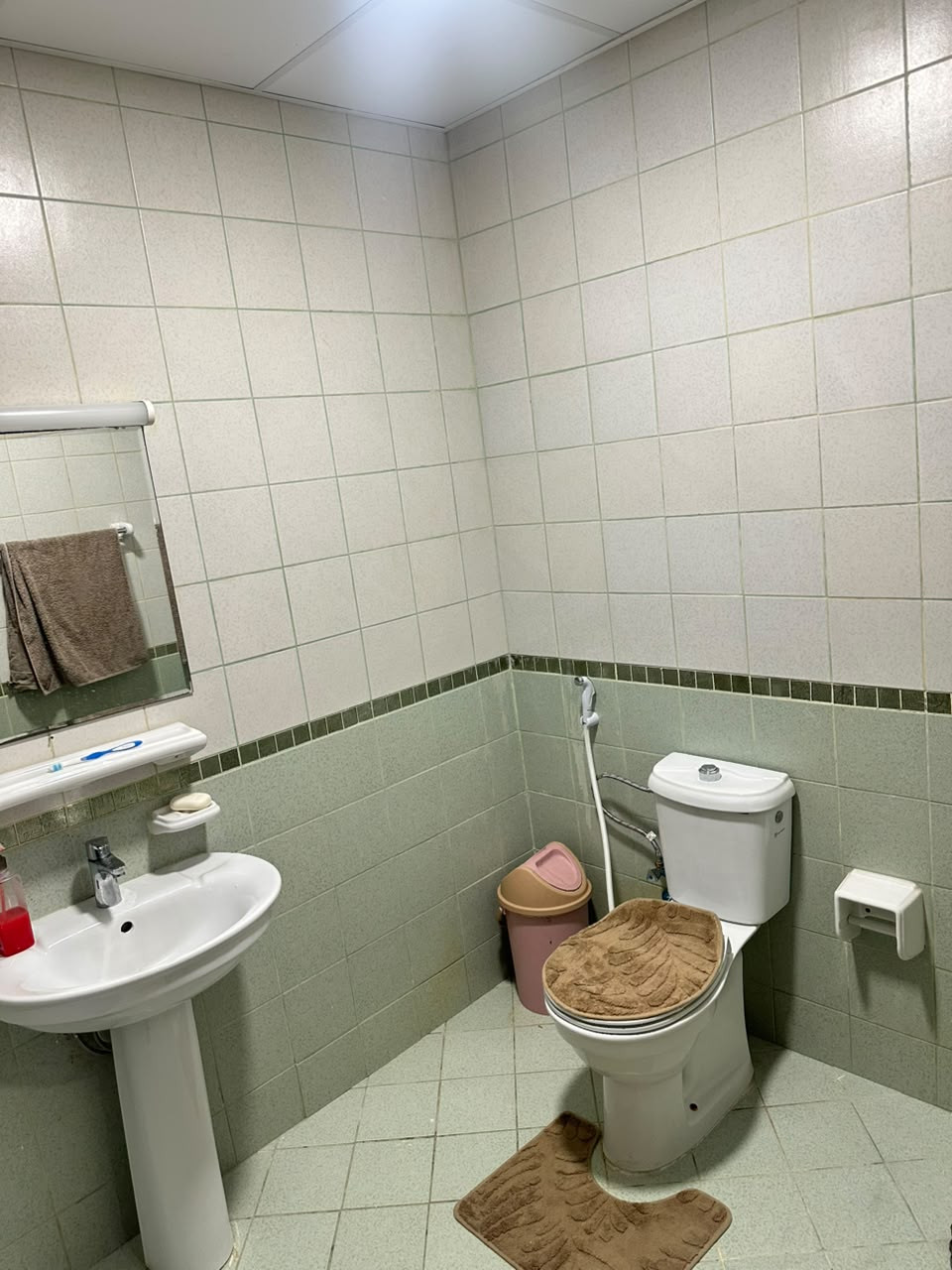 One bedroom and living room for monthly rent