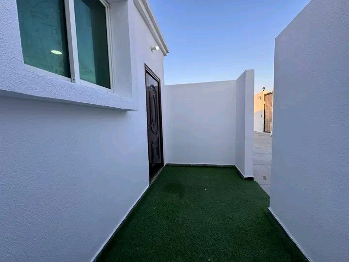 One bedroom and living room with private entrance and yard for rent