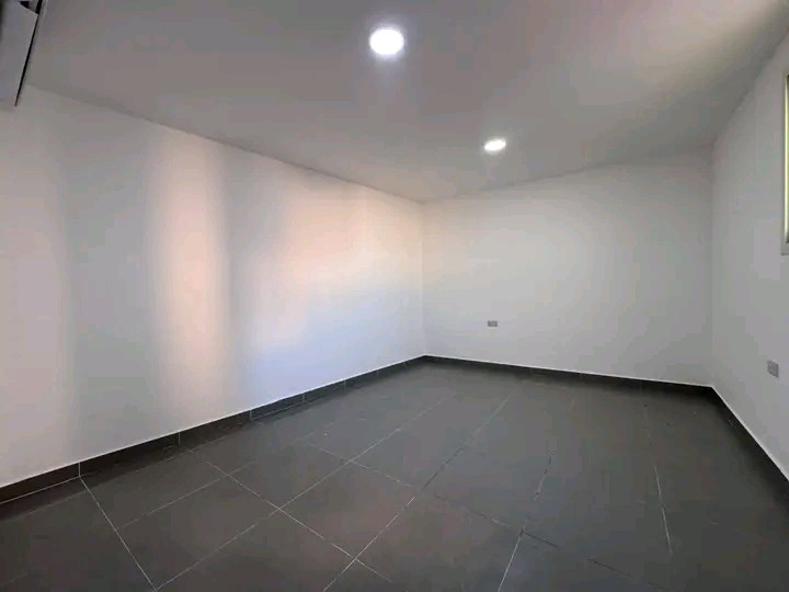 One bedroom and living room with private entrance and yard for rent