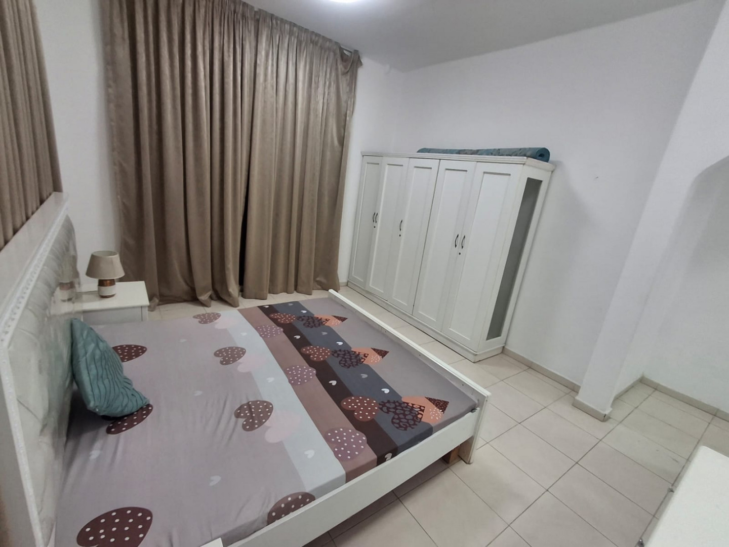 Furnished one bedroom and living room, clean furnishings, spacious