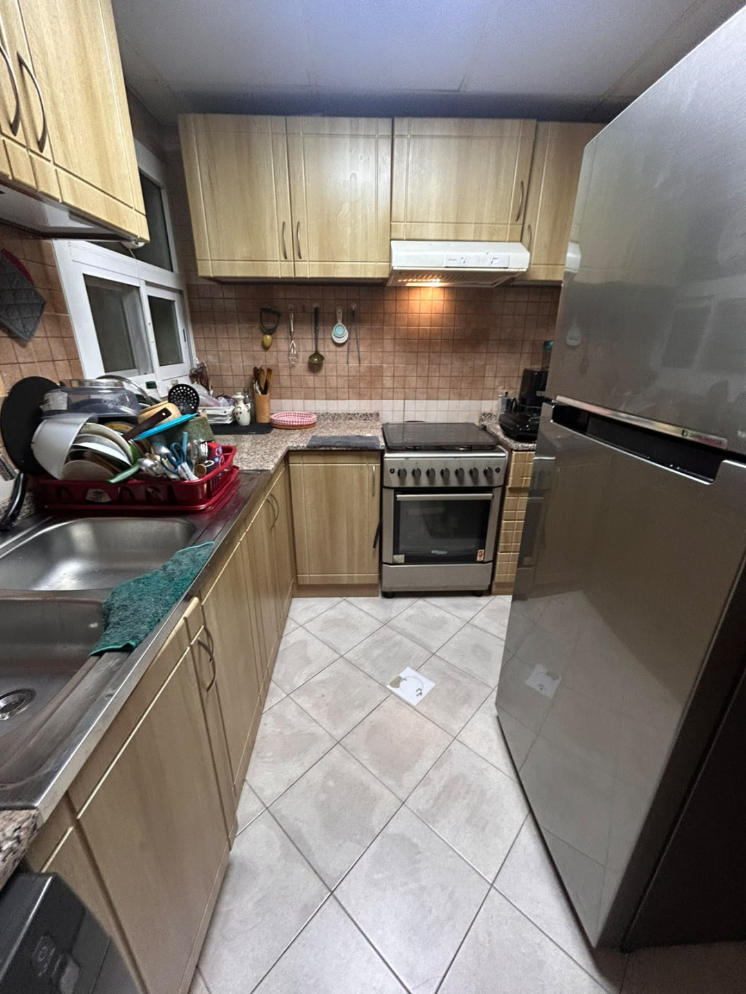 Furnished room and living room for monthly rent