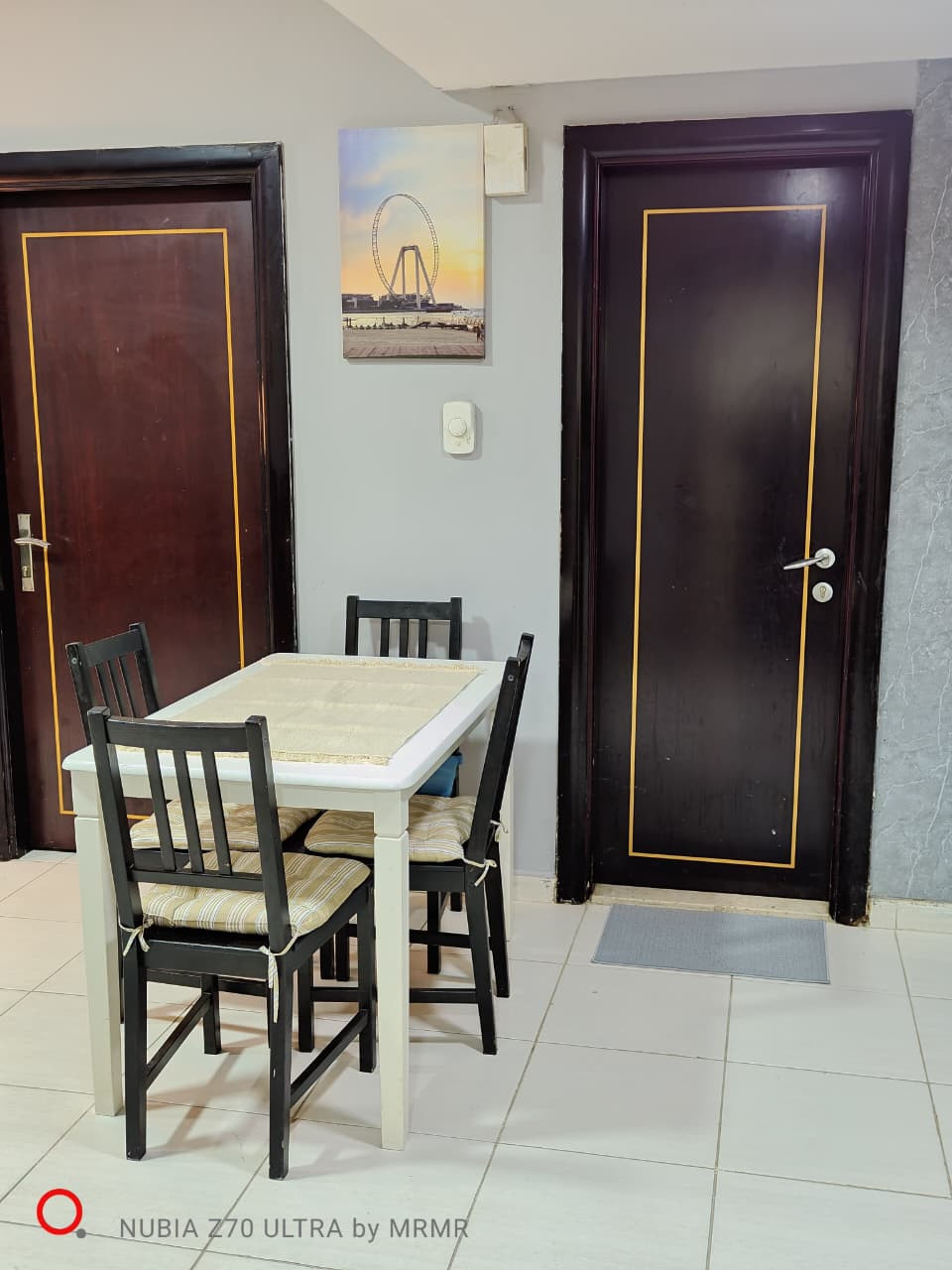 Furnished room and living room for monthly rent