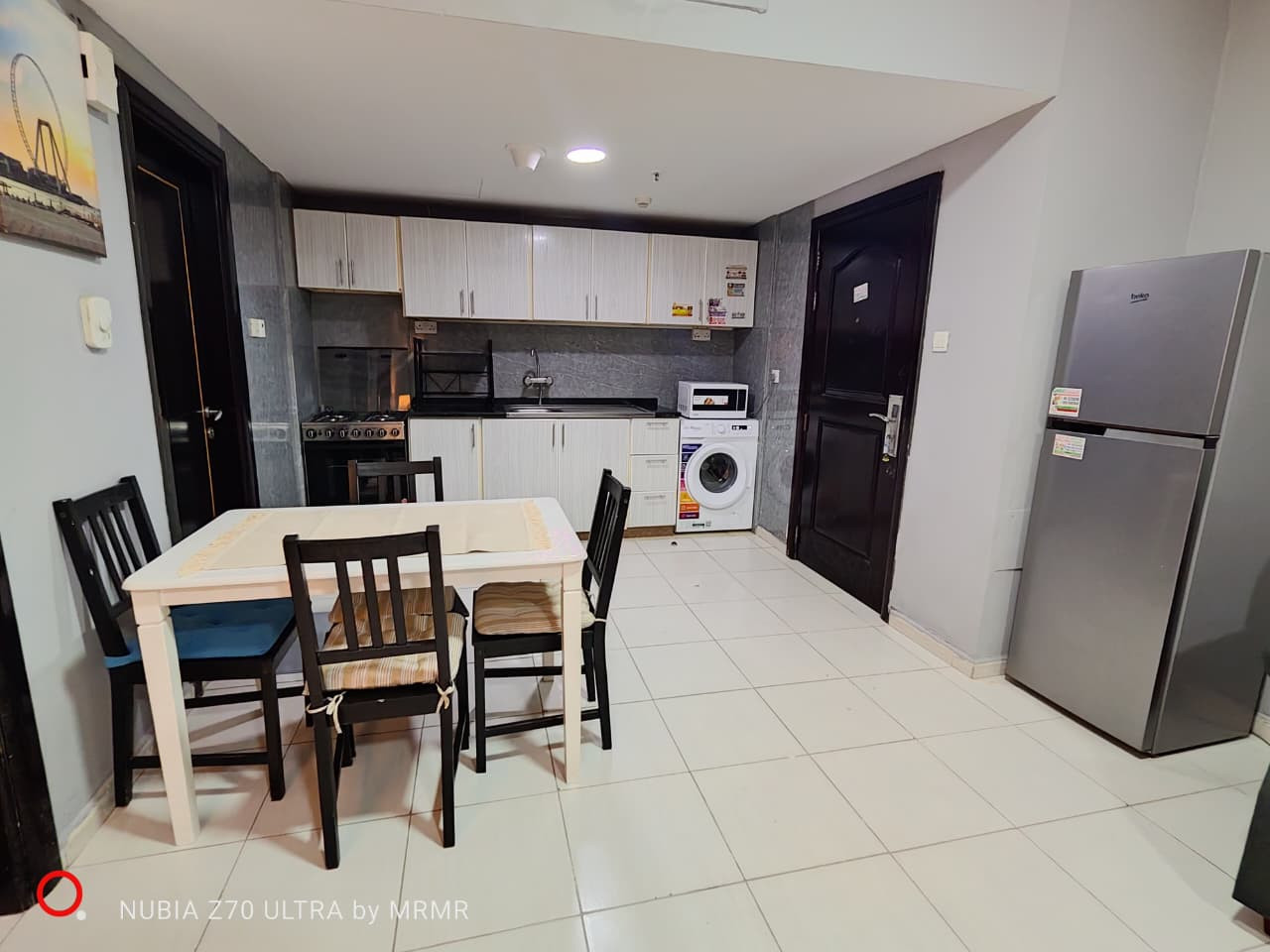 Furnished room and living room for monthly rent