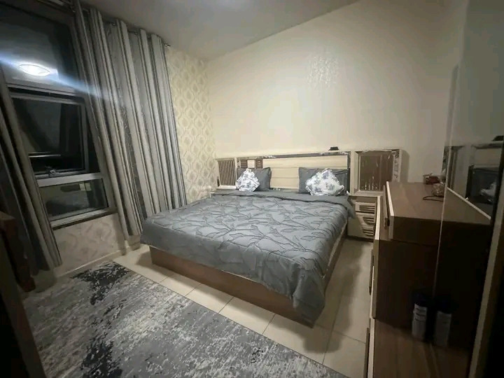 One bedroom and living room, spacious, very clean furnishings