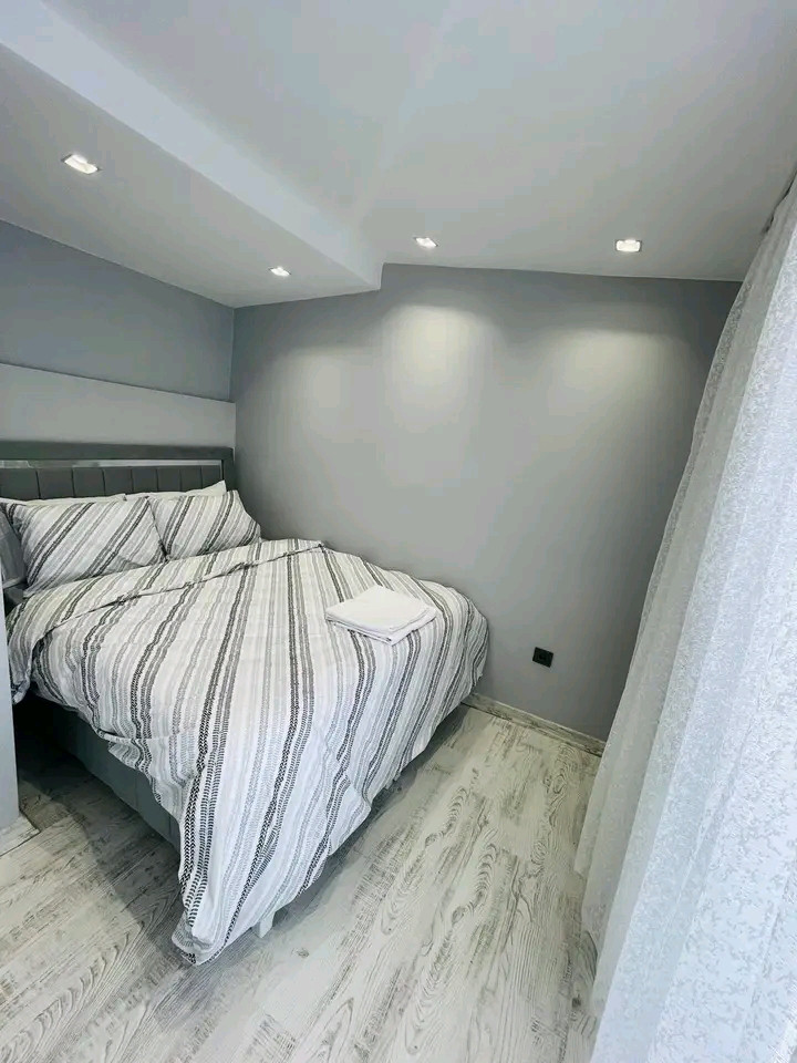One bedroom and living room, excellent cleanliness