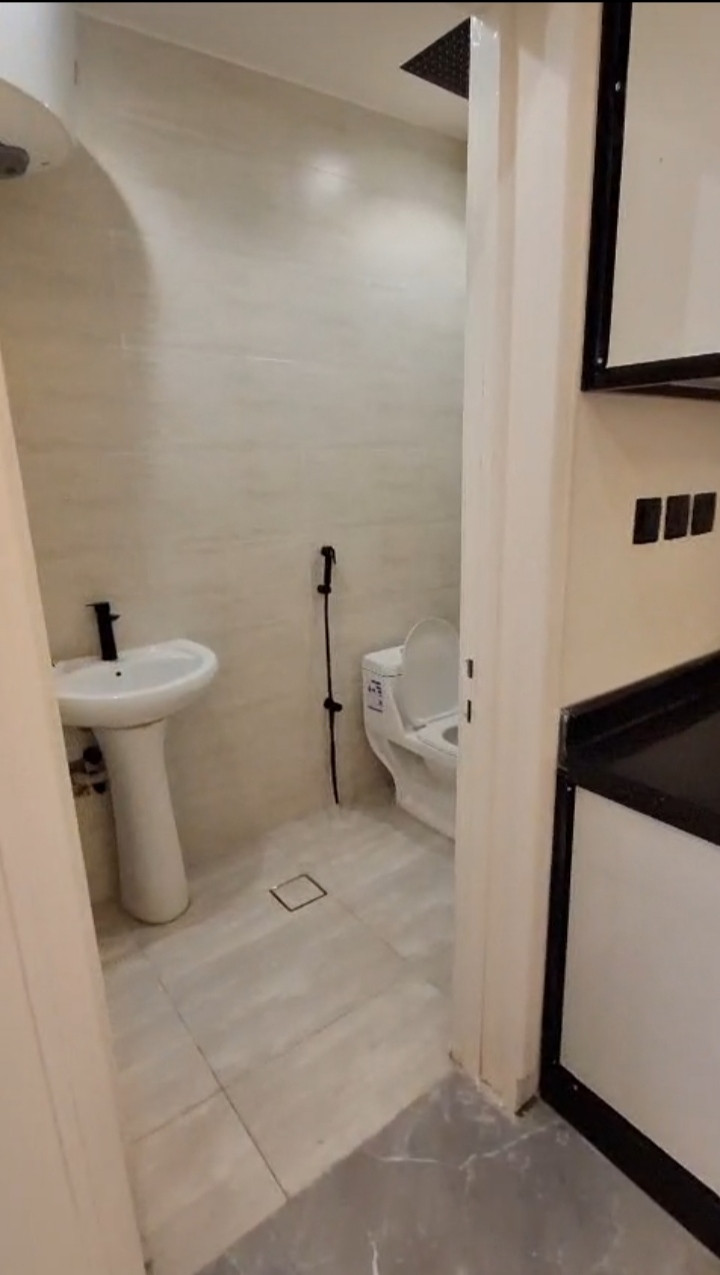 Room, living room and bathroom in Al-Uraija neighborhood