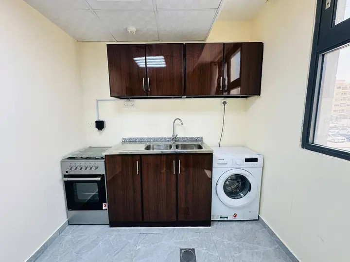 One bedroom, living room, and kitchen. Excellent location, all-inclusive.