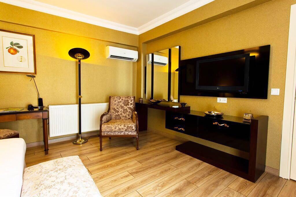 Hotel room and lounge