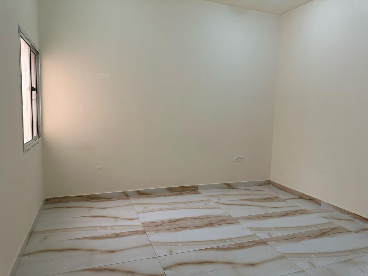 A registered title deed room with a separate kitchen