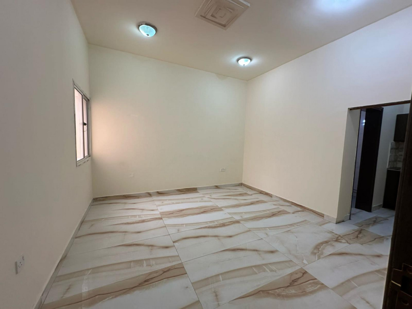 A registered title deed room with a separate kitchen