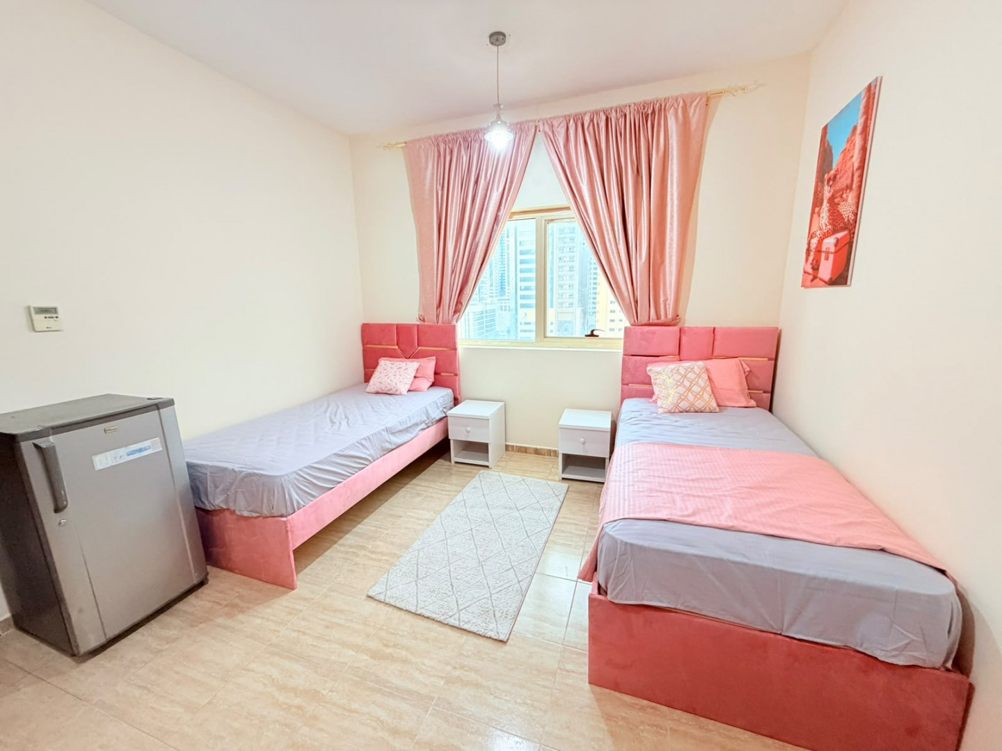 clean double room apartment with few