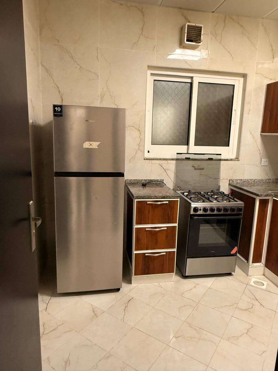 ghrfh-osalh-2-hmam-alrashydyh-351787340896.jpg