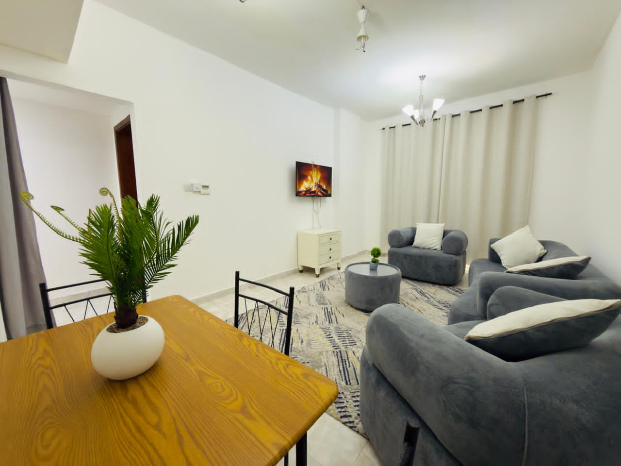 One bedroom and living room for monthly rent