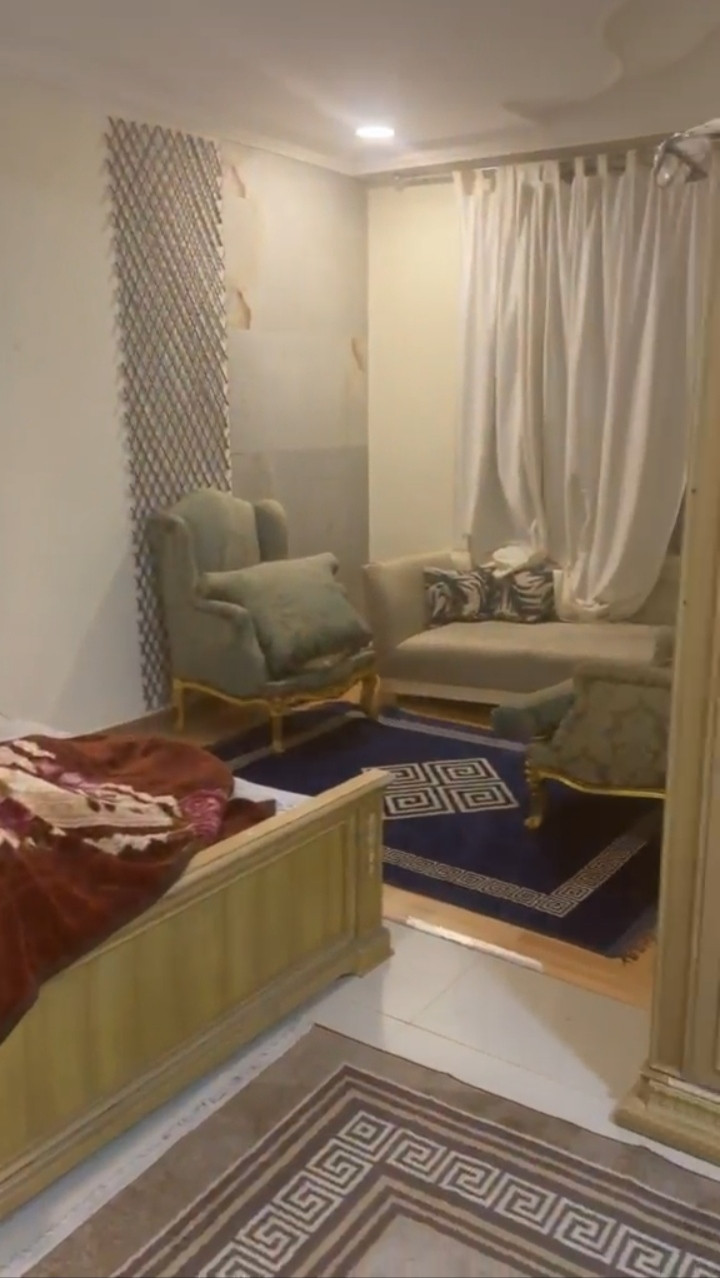 ghrftyn-mastr-maa-salh-msahat-kbyrh01784580996.jpg