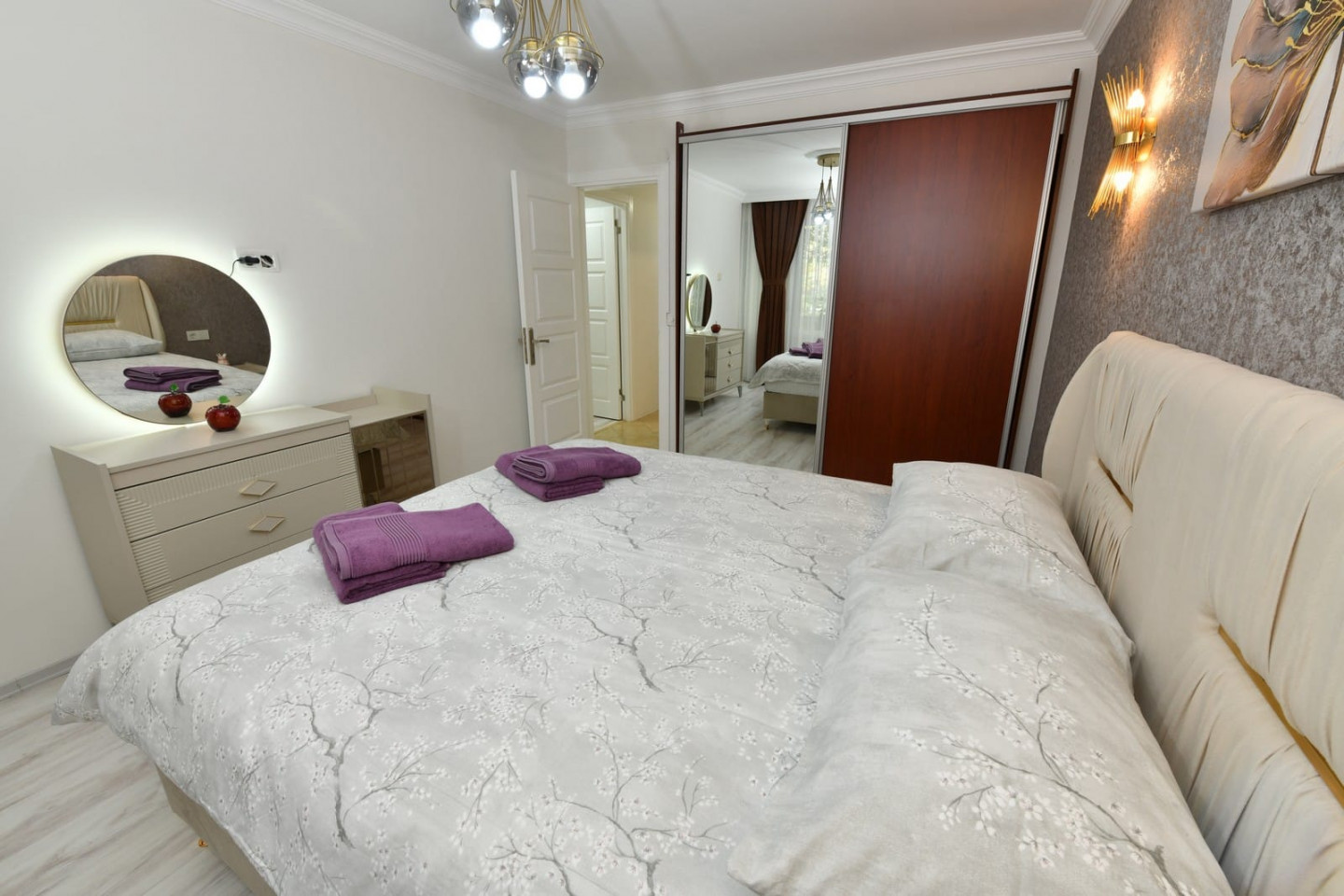 Two rooms and a living room with air conditioning
