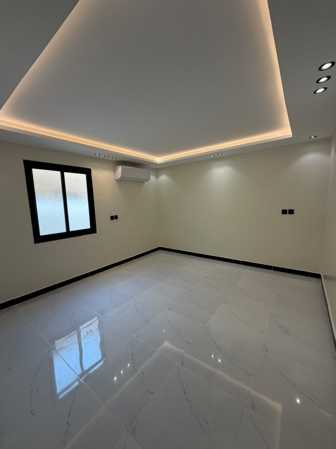 Two bedrooms, a living room, a separate kitchen, and a bathroom ⛔ Al-Ulya ⛔